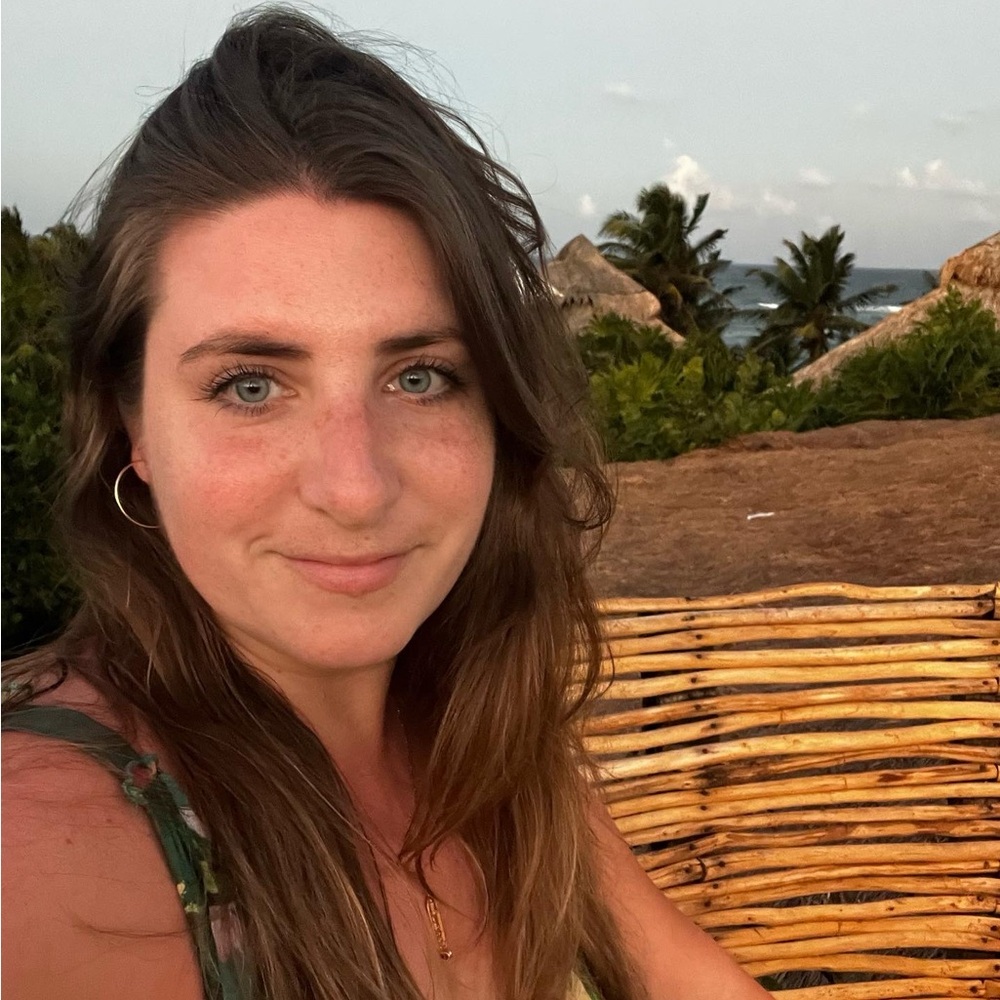 Meet your Posher, Maria